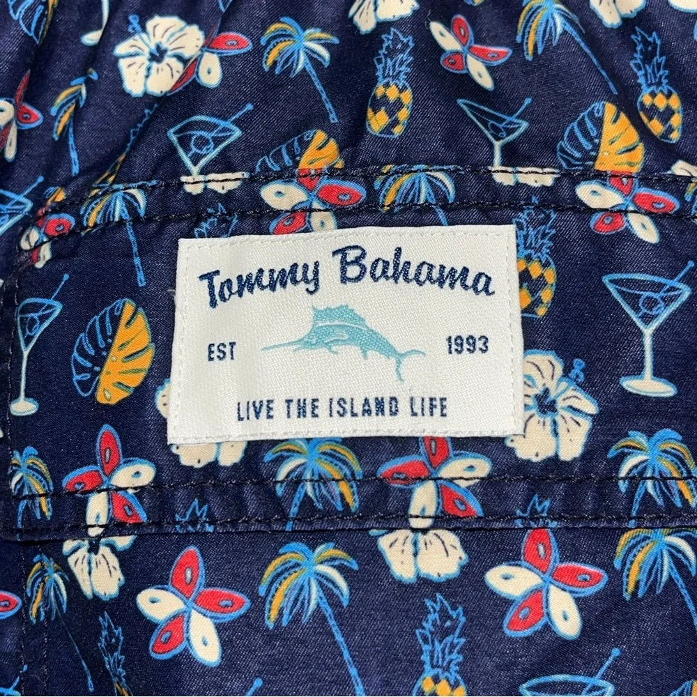 Tommy Bahama Swim Trunks Size XXL Martini Print 8”